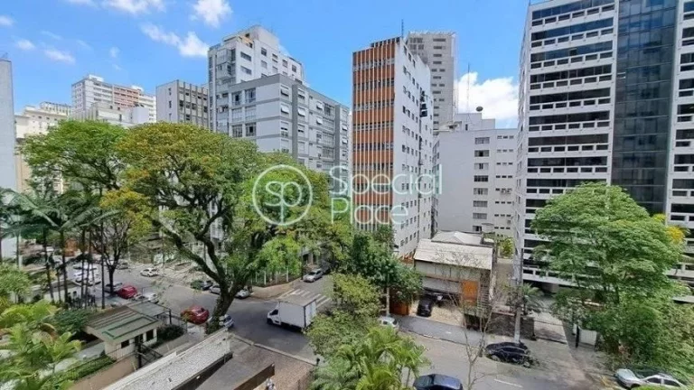 Imagem Excelente apartamento com 150m² no Jardim América. Amplo living para dois ambientes, sala de janta...