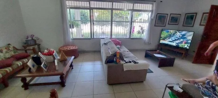 Imagem CASA NO CENTRO, PROXIMO A MATERNIDADE, EXCELENTE PARA CLÍNICA
