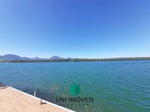 Imagem Mansão de luxo à venda no Canal de Guarapari com marina privativa, 5 suítes e lazer completo