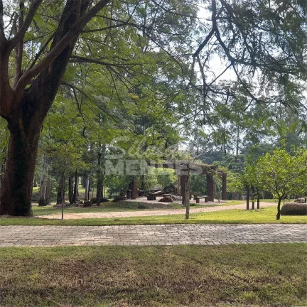 Imagem Casa no condomínio Chácara Santa Maria de frente para bosque