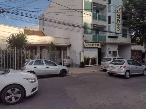 Imagem VENDE -SE CASA NO CENTRO DE T. OTONI