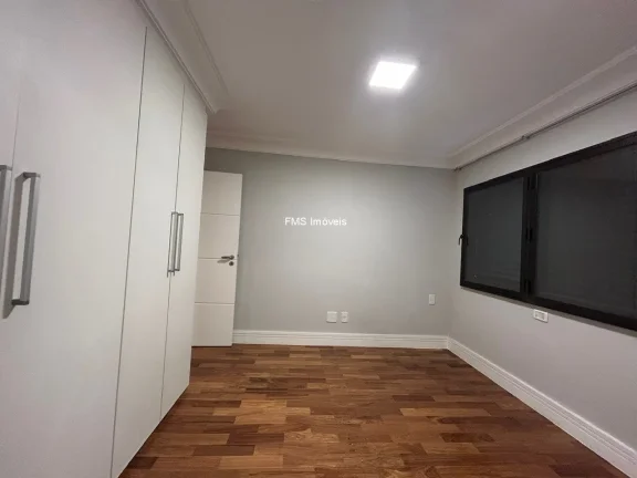 Imagem Apartamento de luxo com 3 suítes e 4 vagas na Vila Nova Conceição, São Paulo - SP!