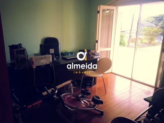 Imagem Casa 4 dormitórios à venda Camobi Santa Maria/RS