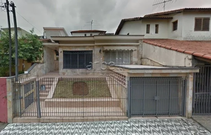 Casa térrea com 177 M², 2 dormitórios, banheiro com gabinete no lavatório e box em vidro, ampla ...