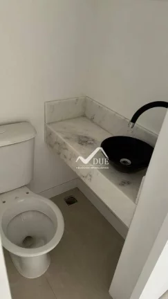 Imagem Village tipo sobrado com 2 suites. 4 banheiros, espaço gourmet para churrasqueira à venda, 89 m² por R$ 810.000 - Boqueirão - Santos/SP