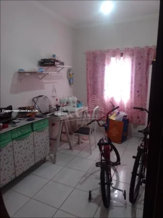Imagem Casa para Venda em Limeira, Jardim Santa Adélia, 3 dormitórios, 1 suíte, 1 banheiro, 5 vagas