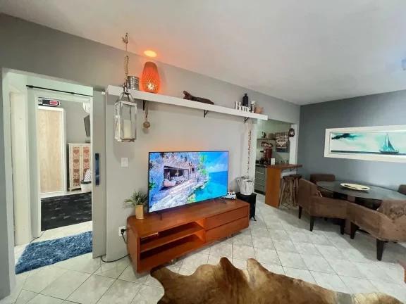 Imagem Apartamento com 2 dormitórios sendo 1 suíte e 1 vaga de garagem– 450m da Praia em Balneário Camboriú