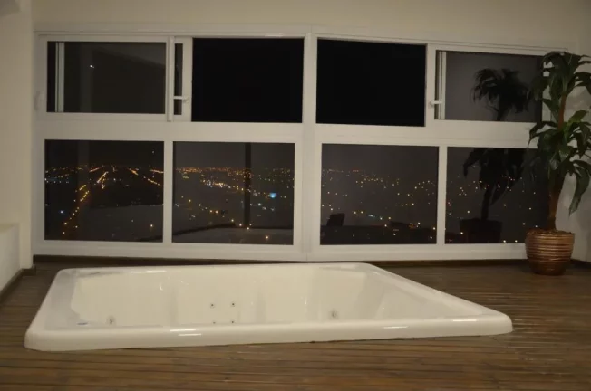 Foto do imóvel: Apartamento 4 Dormitórios - Bairro Navegantes