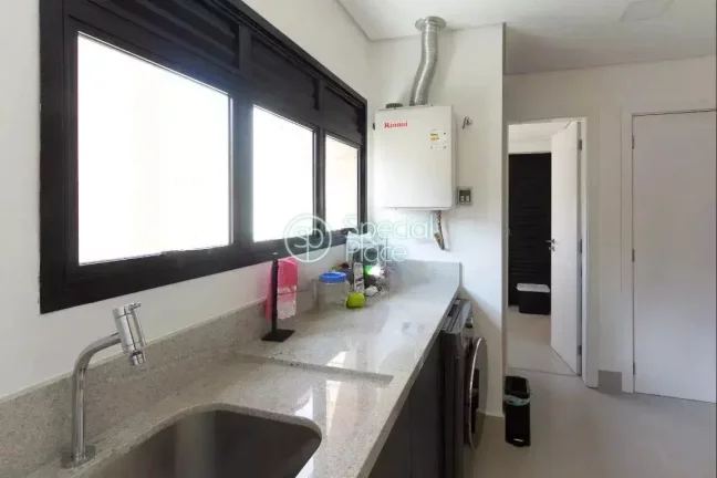 Imagem Ótima localização! Excelente planta 168 metros 4 dormitórios 3 suítes 4 banheiros 2 vagas Pisci...
