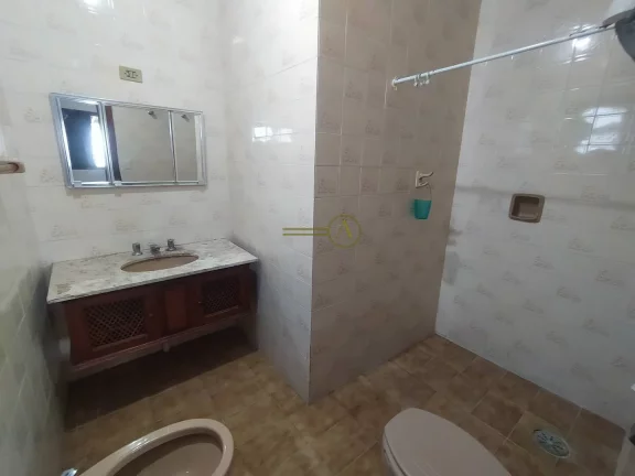 Imagem Casa térrea, 3 dorms, muito bem localizada à venda em Peruíbe