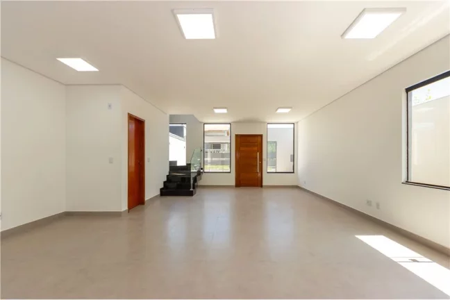 Imagem LINDO SOBRADO com 202mts e Acabamento Sofisticado