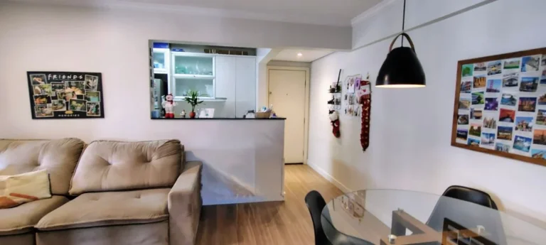 Imagem Apartamento com 3 Quartos à Venda, 74 m² em Cabral - Curitiba