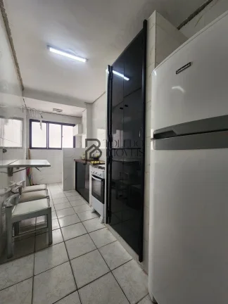 Imagem Apartamento Semi mobiliado com 2 Dormitórios no bairro Guilhermina - Praia Grande