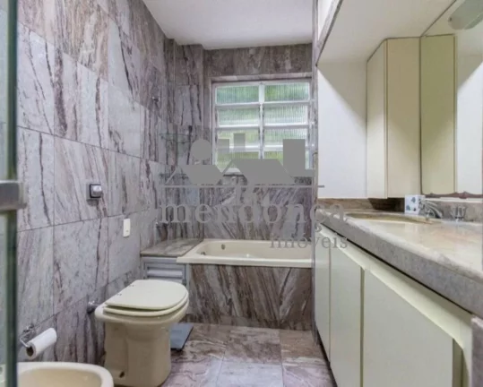 Imagem Apartamento em Higienópolis com 4 quartos sendo 2 suítes e 2 vagas, 209m².