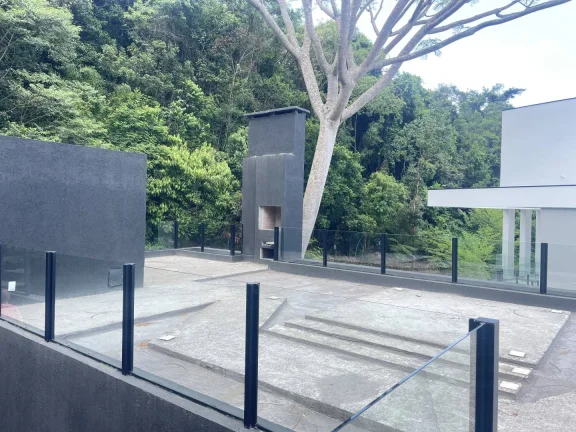 Imagem Casa à Venda em Canasvieiras Condomínio Fechado 3 Suítes