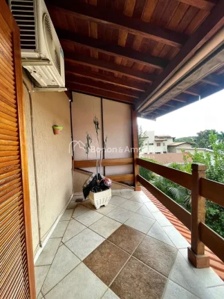 Imagem Excelente sobrado à venda em condomínio fechado em Valinhos/SP, localizado em uma área privilegia...