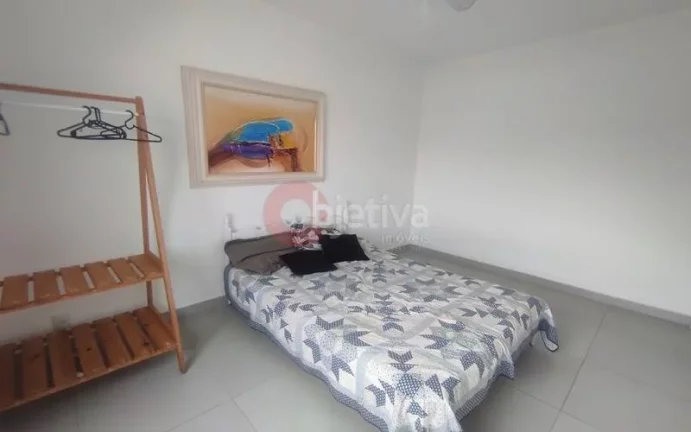 Imagem Apartamento linear, 2 quartos, a 300 metros da Praia do Forte - Cabo Frio
