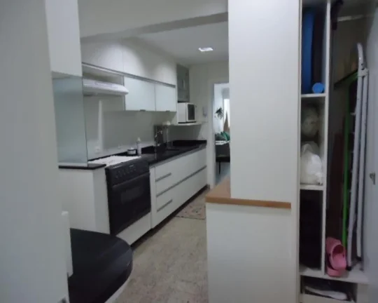 Imagem Apartamento à venda no Guarujá na Praia das Pitangueiras.