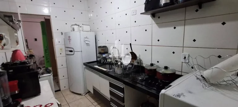 Imagem Sobrado com 3 Casas, 2 Dormitórios, 1 banheiro, terraço, Área de lazer grande, 1 vaga, escritura, no Alto da Boa Vista, Mauá-SP