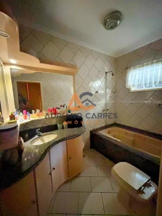 Imagem Casa ampla com 5 dormitórios, sendo 1 suíte, em Gaspar no bairro Coloninha - Santa Catarina Adriano Carpes Imóveis vende