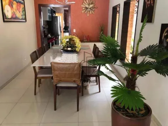 Imagem Casa de 1º andar com piscina nas proximidades de restaurantes e supermercado no Manaíra - CA0172