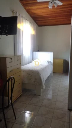 Imagem Casa - Jardim Ismênia - 3 Dormitórios (1 suíte) - 220m² - São José dos Campos/SP