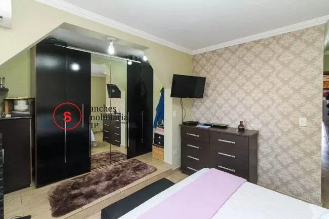 Imagem OPORTUNIDADE. SOBRADO A VENDA NA VILA BELA, PRÓXIMO A SÃO CAETANO COM 4 DORMITÓRIOS E 3 SUÍTES. PISCINA E ÁREA GOURMET COM CHURRASQUEIRA.