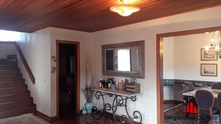 Imagem Casa Com 04 Suítes à Venda, em Condomínio Fechado em Campos do Jordão - SP.