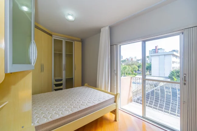 Imagem Apartamento de 3 quartos no bairro Água Verde