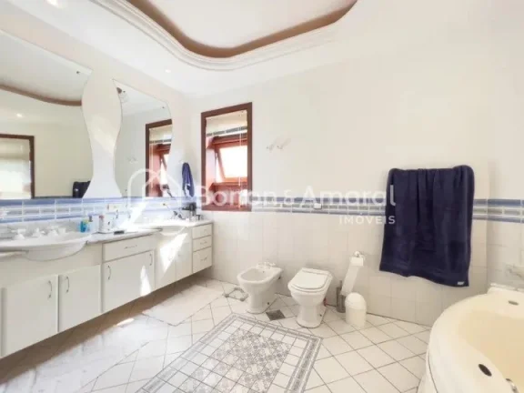 Imagem Essa linda casa esta disposta em três pavimentos sendo a área de lazer, gourmet, home theater, pis...