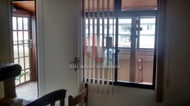 Imagem Cobertura c/ 4 Quartos Semi Mobiliada há 100 Mts da Praia