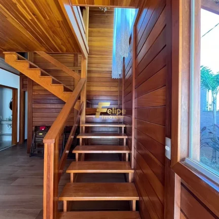 Imagem Esta é a oportunidade que você estava esperando! Uma casa ampla e espaçosa, perfeita para acomodar toda a sua família e amigos.