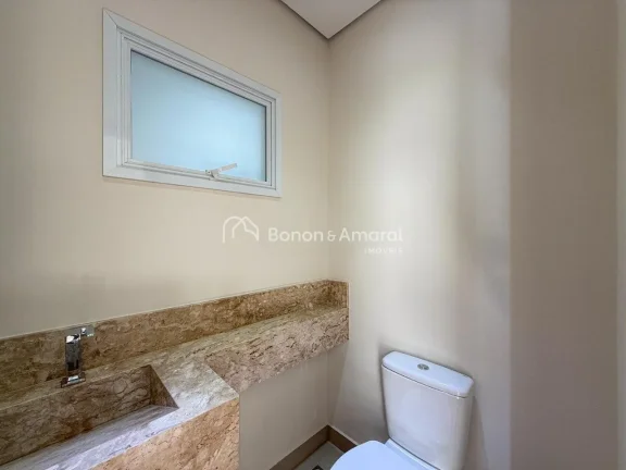 Imagem Encante-se com esta belíssima casa em condomínio, que une planta moderna, excelente iluminação n...