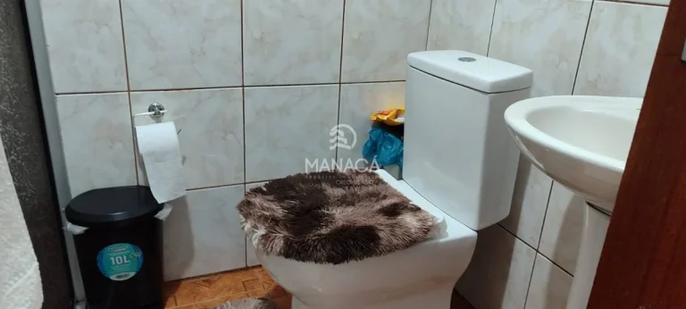 Imagem Casa 2 quartos 1 suíte, 600m da praia, garagem pra 2 carros no São Cristóvão