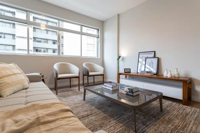 Imagem Apartamento 158M² Reformado, 3Q, 1 Suíte, 2 Banheiros, 2 Vagas, Salão de Festas, Playground, Brinquedoteca, Bicicletário, Área Verde.