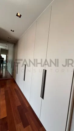 Imagem Apartamento de Luxo na Vila Nova Conceição: 2 quartos, 2 suítes, 3 salas, 3 banheiros, 2 vagas, 134m² - São Paulo-SP.
