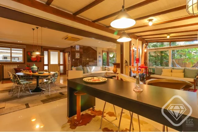 Imagem Casa mobiliada de alto padrão em condomínio exclusivo na Tristeza

Uma residência impecável no c...