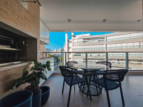 Imagem Imperdível apartamento de 3 quartos na Riviera de São Lourenço Módulo 07: 110,74m², 1 suíte, 3 salas, varanda gourmet e 2 vagas.