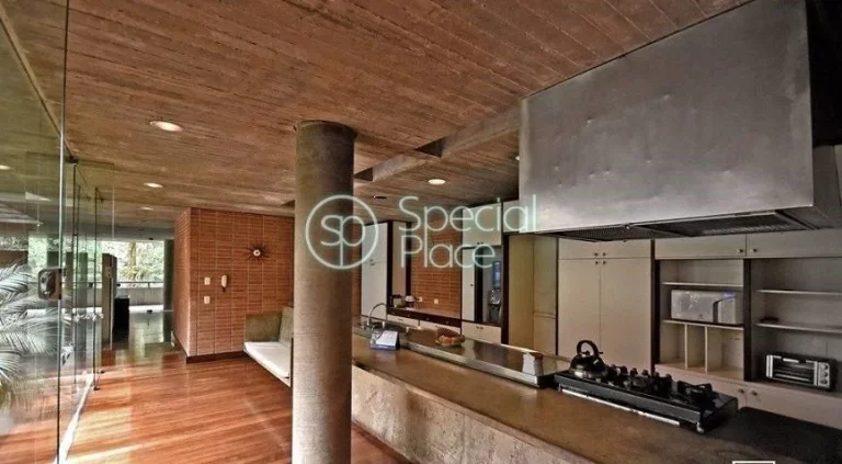 Imagem Excelente residência com 976m² de área construída num terreno de 3.100m² no bairro Cidade Jardi...