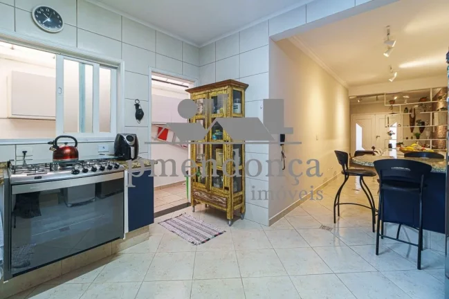 Imagem Casa de Vila em Perdizes com 261m², 4 suítes e 2 vagas.
