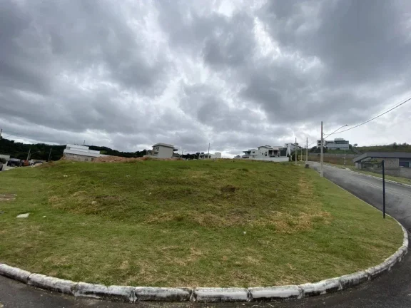 Imagem Lote de esquina 475m2 em Condomínio de Alto Padrão – Segurança e Lazer Completo