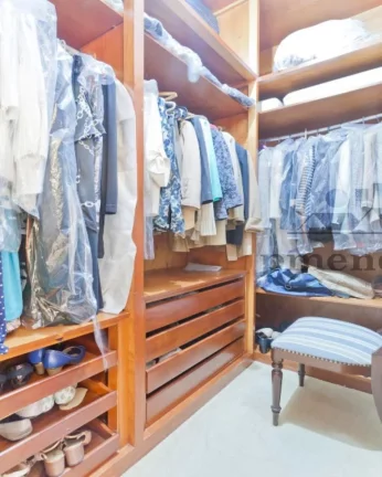 Imagem Apartamento amplo com living para 3 ambientes, terraço com vista livre, lavabo, 3 suítes com armá...