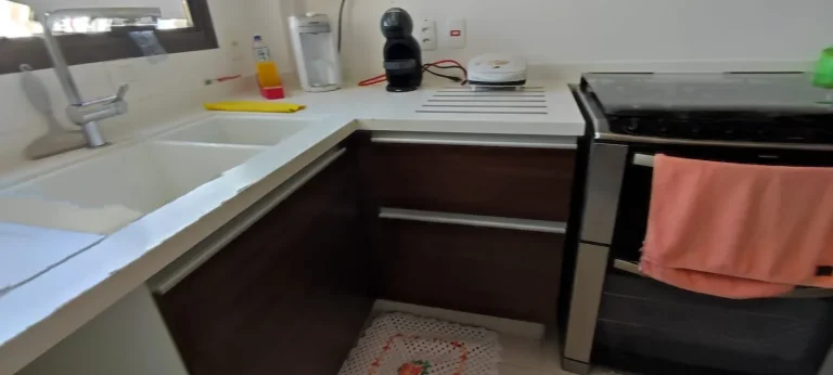 Imagem Cobertura 246M², 3Q, 3 Suítes, Sala bem ventilada, 4 Banheiros, 3 Vagas, Depósito, Churrasqueira, Piscina, Split, Salão de festas, Playground, Jardim.