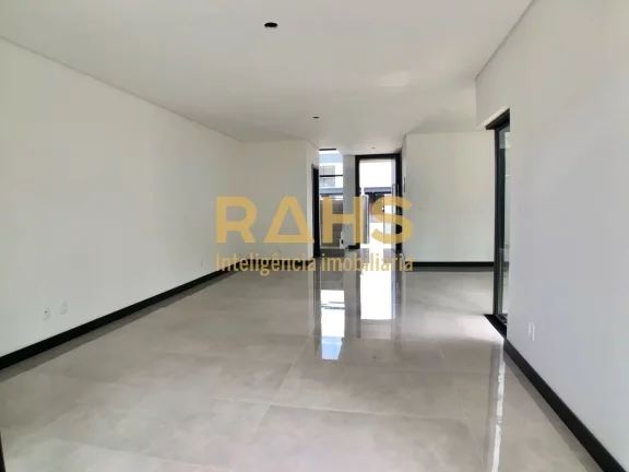 Imagem Sobrado Alto padrão a venda com 160,87 m² de área construída, 1 suíte e 2 quartos a venda no me...