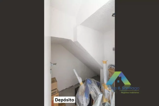 Imagem Santo André Casa 200 metros em condomínio, 3 dormitórios, 2 vagas ótimo valor e localização.