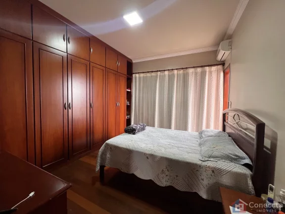 Imagem Sobrado à Venda no Alto Caiçaras – 4 Quartos, 2 Suítes e 380m² Construídos