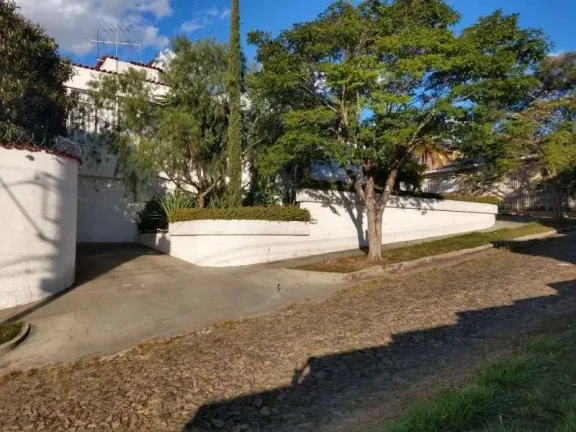 Imagem Confira esta linda casa em bairro tradicional de Barbacena/MG - Mansões!