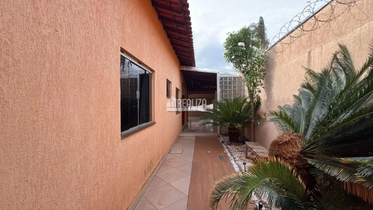 Imagem Casa de 4 dormitórios para alugar em Uberaba - Bairro Grande Horizonte