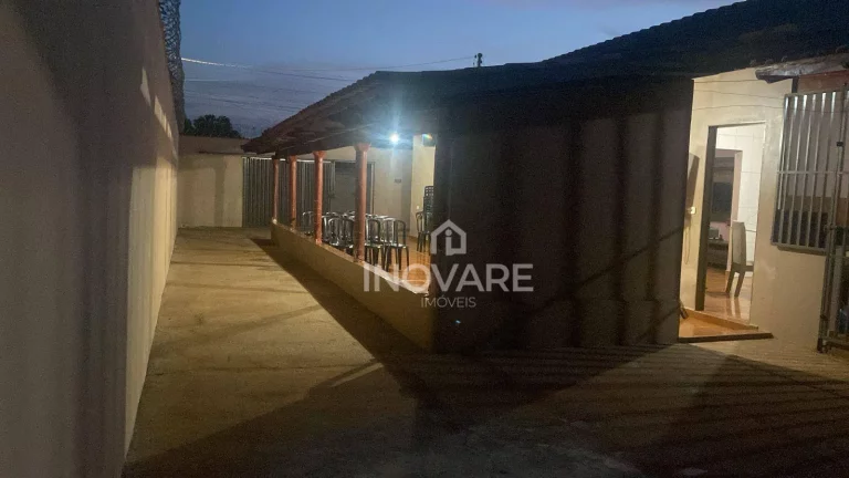 Imagem Casa com 2 dormitórios à venda, 90 m² por R$ 200.000,00 - Prefeito José Moisés - Itumbiara/GO