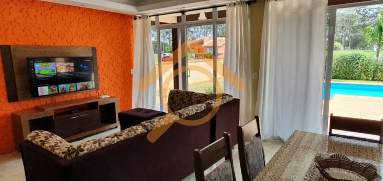 Imagem Casa em Condomínio de Luxo em Águas de Santa Bárbara-SP: 3 Quartos, Suíte, 2 Salas, 3 Banheiros, 4 Vagas, 220m².